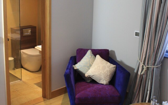 The Lodge at Hemingford Grey House