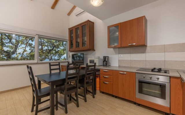 Stunning Home in Njivice With Wifi and 2 Bedrooms