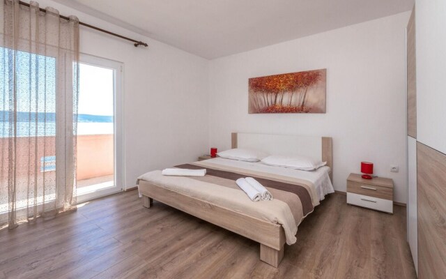 Beautiful Apartment in Nevidane With 2 Bedrooms and Wifi