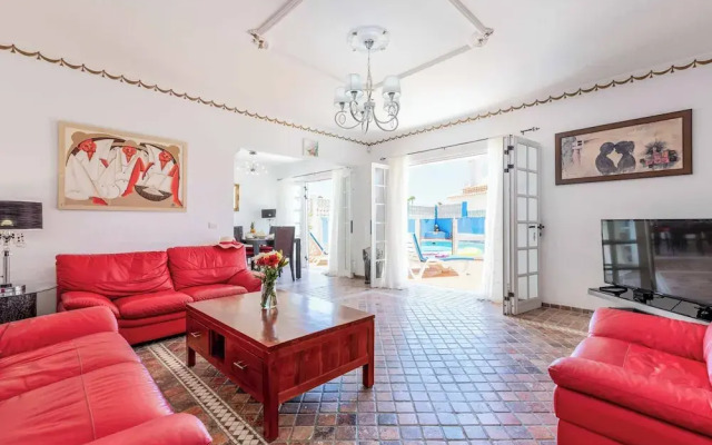 Villa Lory
