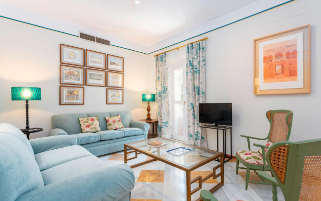 Traditional Sevillian House 6 BD and private terrace. Campamento