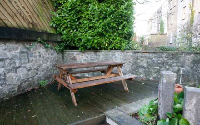Spectacular & Central Garden Apartment 1 Bedroom