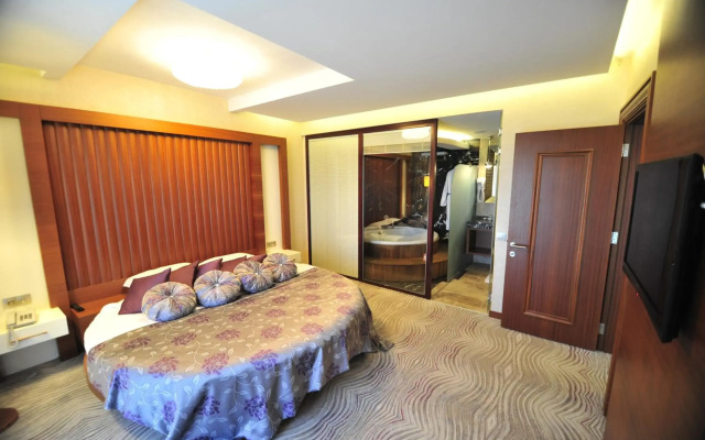 Grand Cenas Hotel