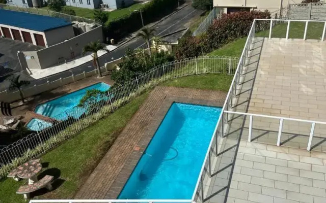 201 St Tropez, South Coast