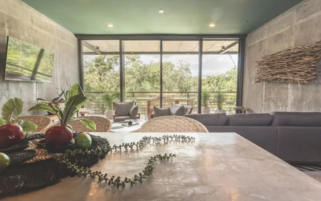Stunning 2 Bed Condo Pools Gym Cenote Access
