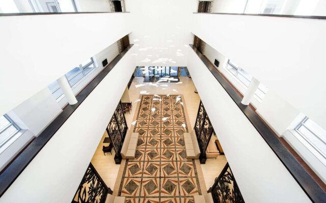 Heston Hyde Hotel