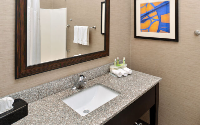 Holiday Inn Express & Suites St. Louis West-O'Fallon