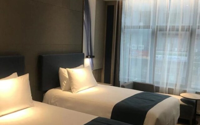 Naive S Hotel