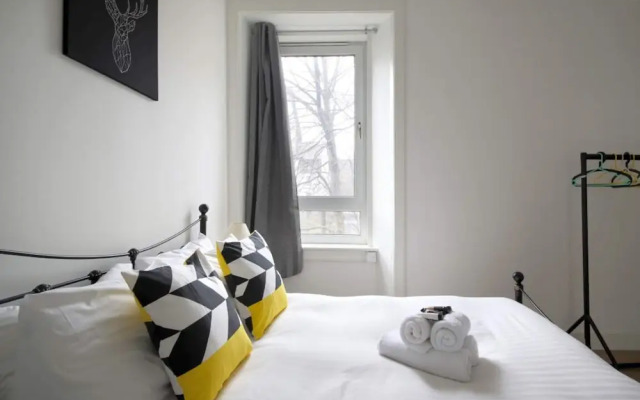 Modern Apartment in the Heart of Edinburgh