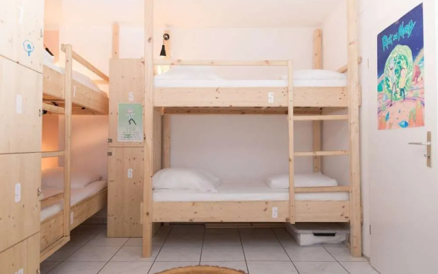 Microverse Hostel