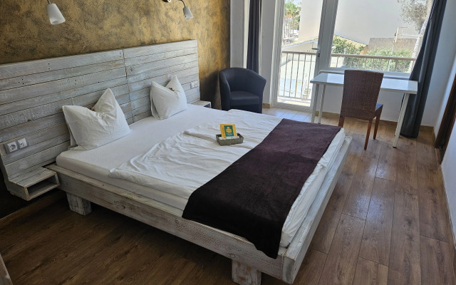 Seven Hostal & Spa