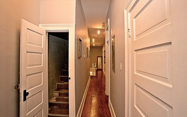 Downtown Savannah Oasis 4 BR 3 BA