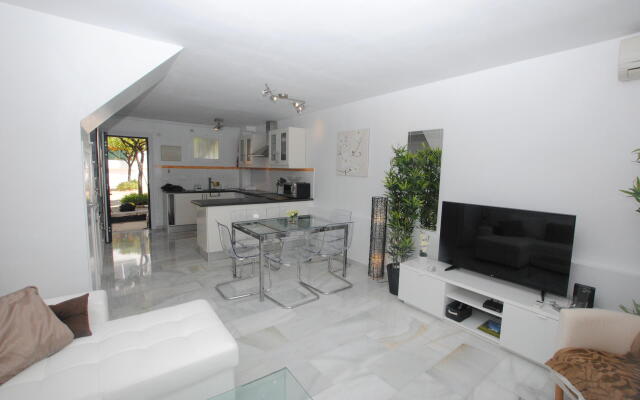 Lovely, modern beachfront duplex - Doña Lola - Mijas Costa - CS148