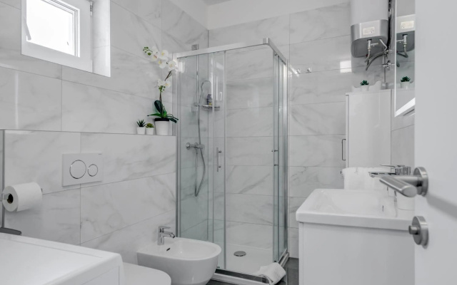 Spacious Modern Apartment Miljak - 1min to the beach