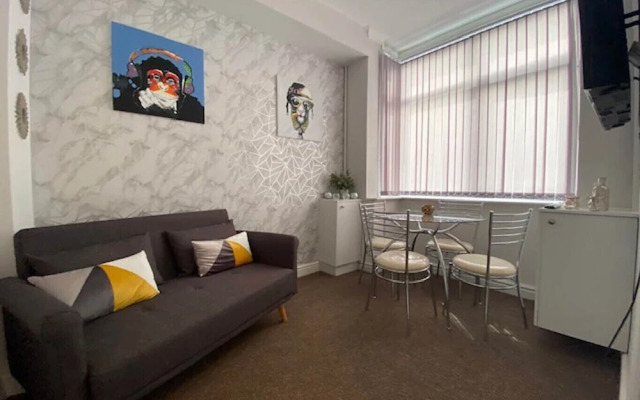 Townhouse @ 110 Etruria Vale Road Stoke