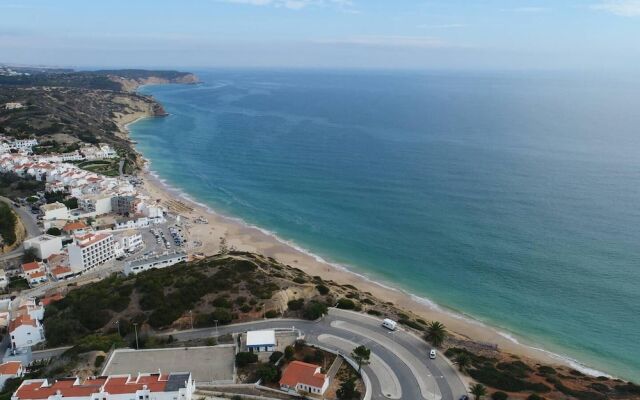 Beautiful Villa in Praia da Salema max 6 People