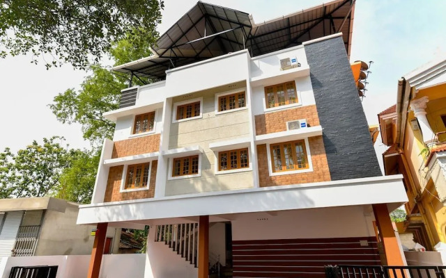 White House by OYO Rooms