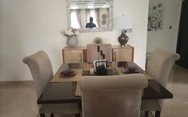 Sarina Suites and Apartments