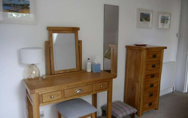 Beautiful 2-bed Apartment in Inverkip Great Garden