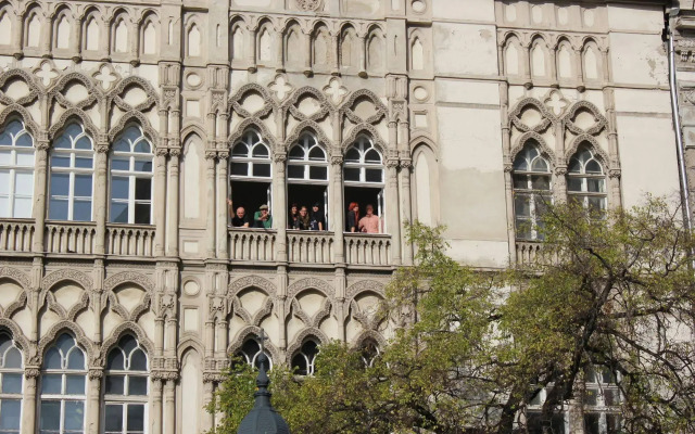 Pal's Hostel & Apartments