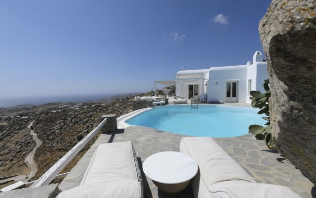 Mykonos Teatro Suites and Villa
