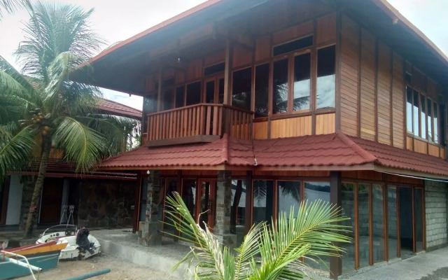 Tanta Moon Luxury Villas Siladen Island