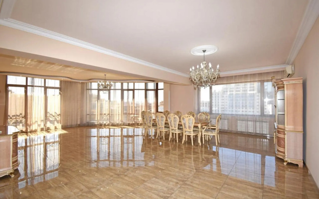 Teryan street, 4 bedrooms Luxury, Unique apartment TT888