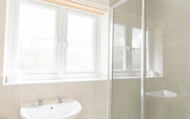 Flexi-Lets@Old Rectory Court, Frimley