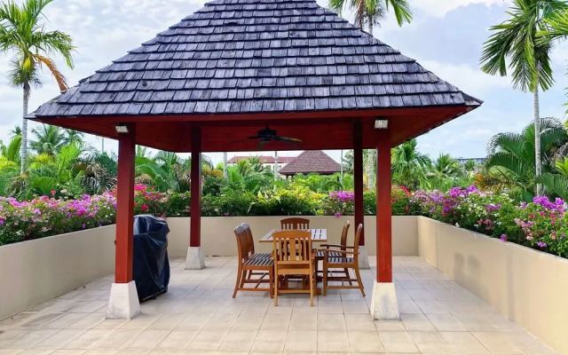 Luxe 2br Pool Villa Walk to Bangtao Beach