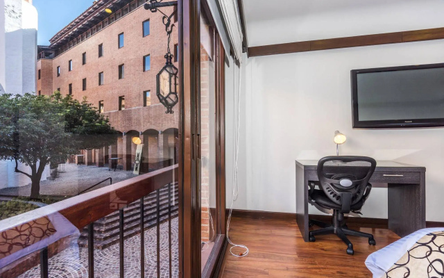 Travelers Suites Condominio Plenitud