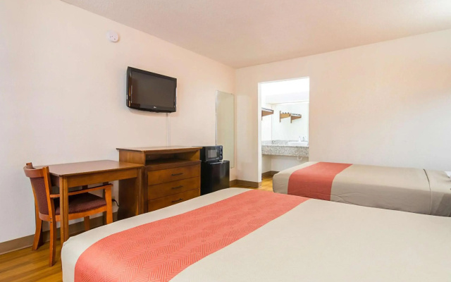 Motel 6 Conyers, GA