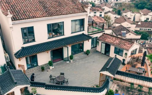 Jiuhuashan Jiushe Zizai Courtyard Homestay (On the Jiuhua Mountain Roushen Baodian) – Exterior – Chizhou