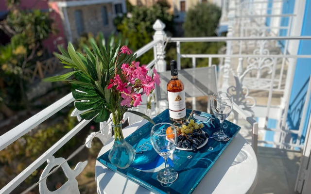 Stratos Hotel