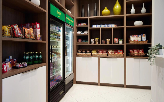 Holiday Inn Hotel & Suites Montreal Airport by IHG
