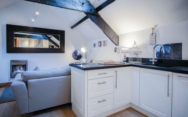 Cosy At The Mews - 2 Bedroom Apartment - Tenby