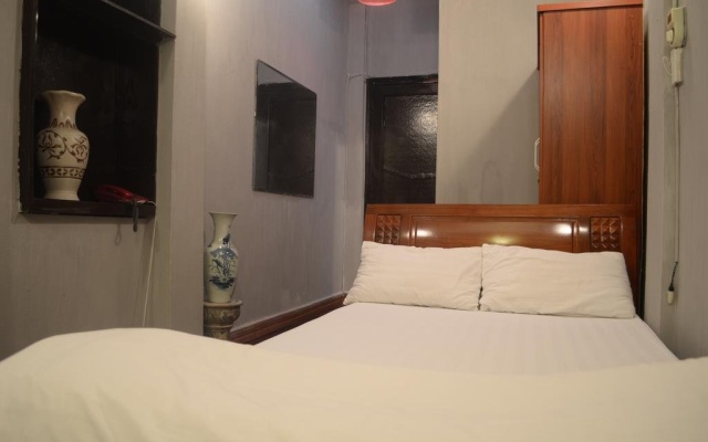 Thanh Binh Hotel – Guest Rooms – Hanoi