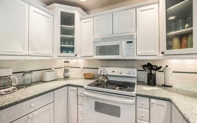 Sand N Suds 3 Bedroom Home by RedAwning