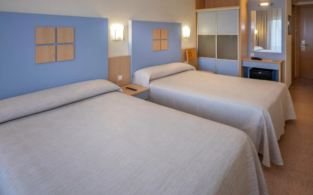 Caprici Beach Hotel & Spa