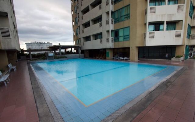 1 Br Robinsons Place Manila Rpr4