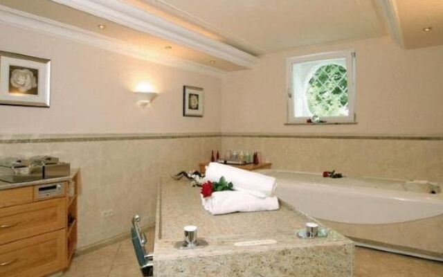 Hotel Bonnschloessl