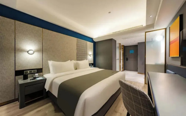 Shanghai Lujiazui Area BaBaiBan LANOU Hotel