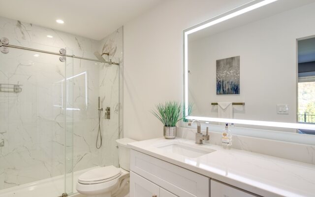 Lafollette Home: Community Pool & Mountain Views!