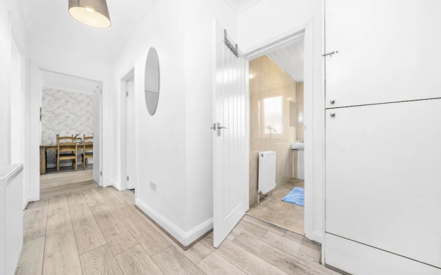 Two Bedroom Apartment by Klass Living Serviced Accommodation Motherwell - Anderson Apartment With WiFi &Parking
