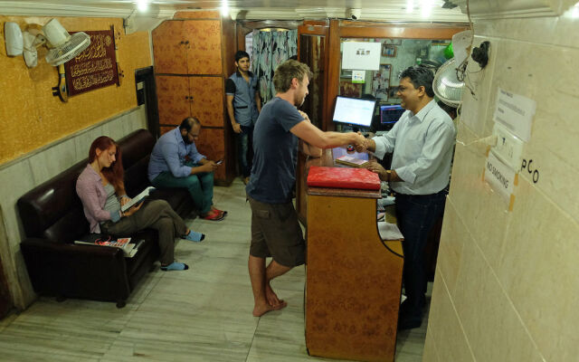 Hotel New India