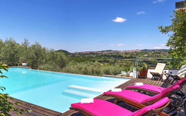 LANUVIUM 10, Emma Villas