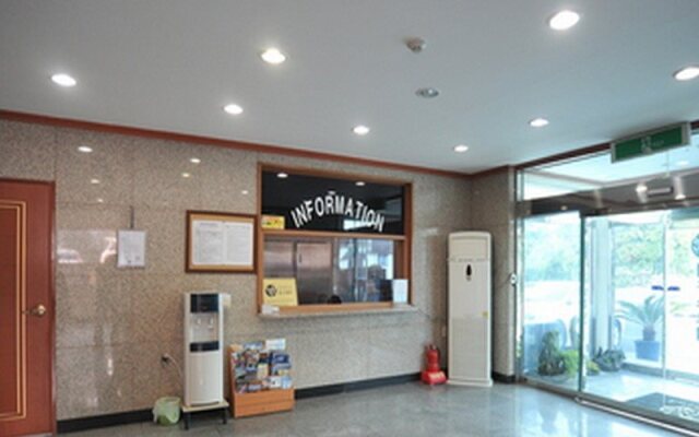 Goodstay Equus Motel