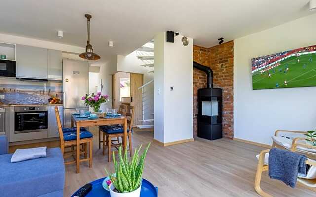 Seaview House with fireplace