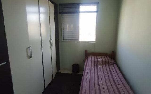 Apto 2 quartos, cond fechado, com vaga, quarto andar
