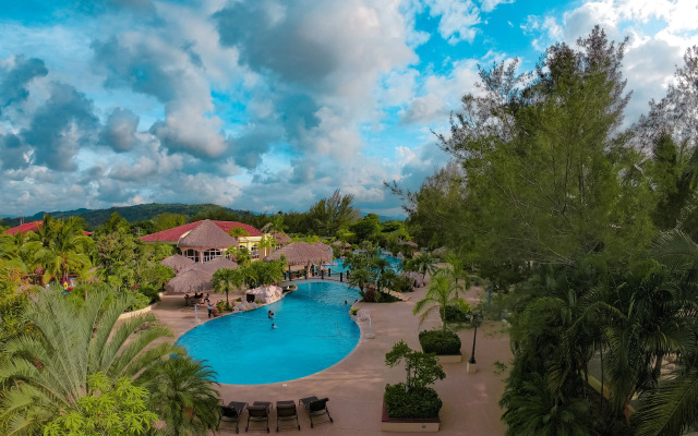 La Ensenada Beach Resort - All Inclusive