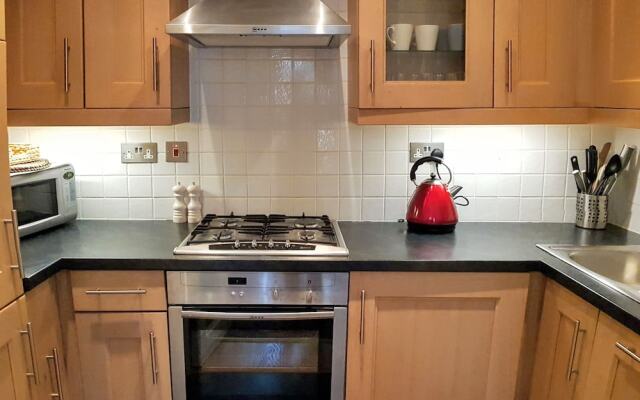 Classic 2 Bedroom Flat Gloucester St